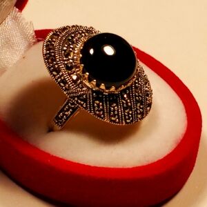 Onyx marcasite silver ring size 7 3/4